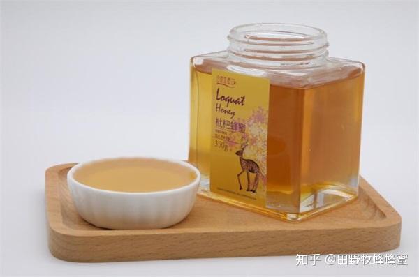 葱遇到蜂蜜会怎么样(蜂蜜沾大葱有毒,还有什么一起吃有毒)