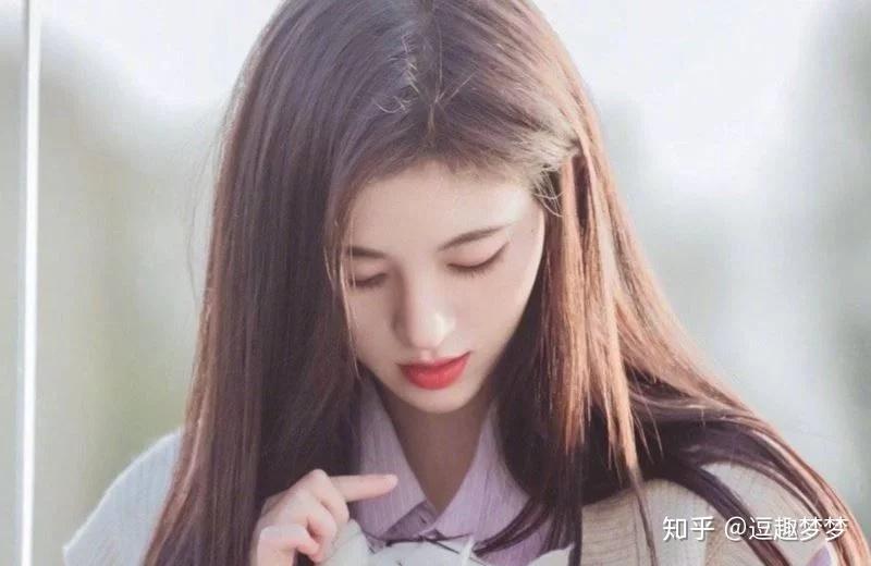 江疏影素颜是真的吗 v2-518a015edcaf345b0cb2a24f57792eb3_r.jpg