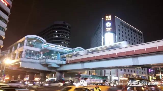 如何搭乘臺北市高雄市捷運系統