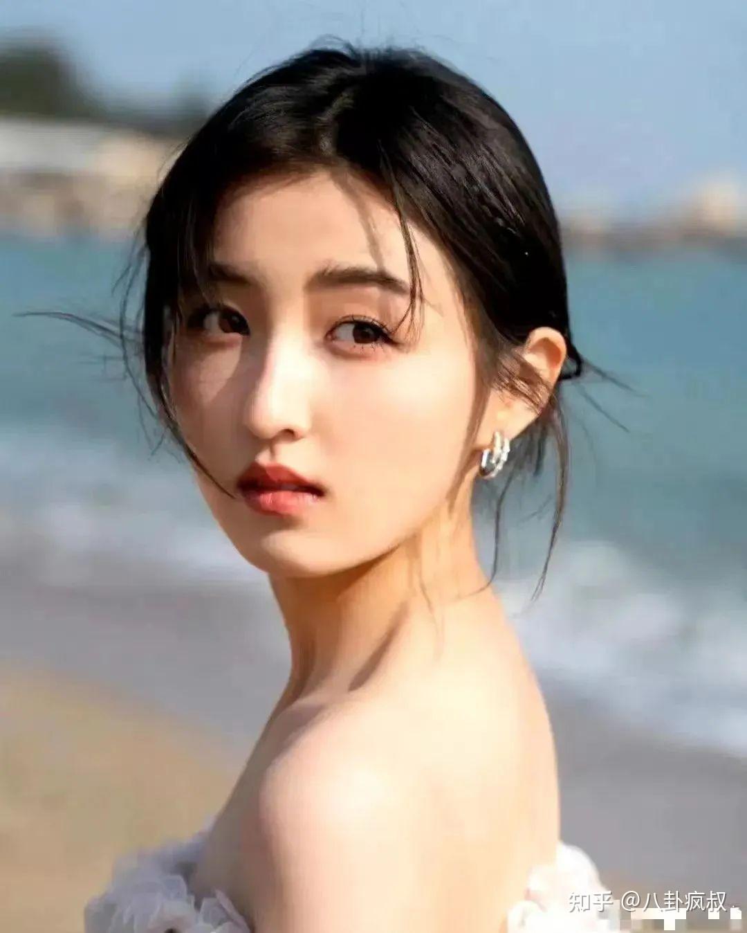 白敬亭氪金粉倒油?张子枫分手?林允未婚先育?