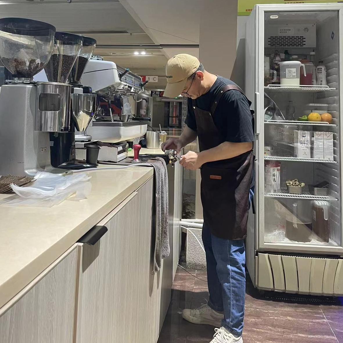 柠檬树下吃柠檬
