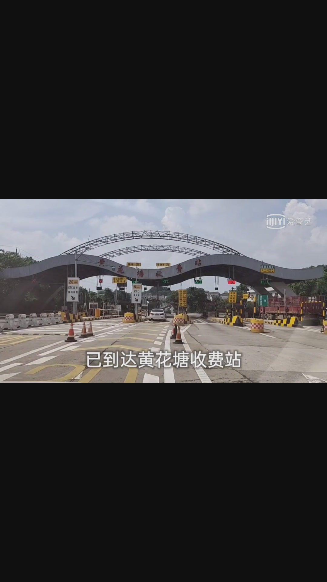 为完成老奶奶的心愿,特意请来风水先生看好一块风水宝地