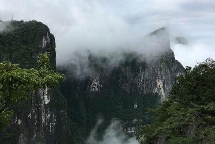 张家界盛和国际旅行社 张家界天门山国家森林公园一日游天门洞 通天大道 玻璃栈道 云梦仙顶 知乎