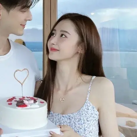 一些超级特别又好看的情侣头像,共190张-最好看的情侣头像动漫一人一半