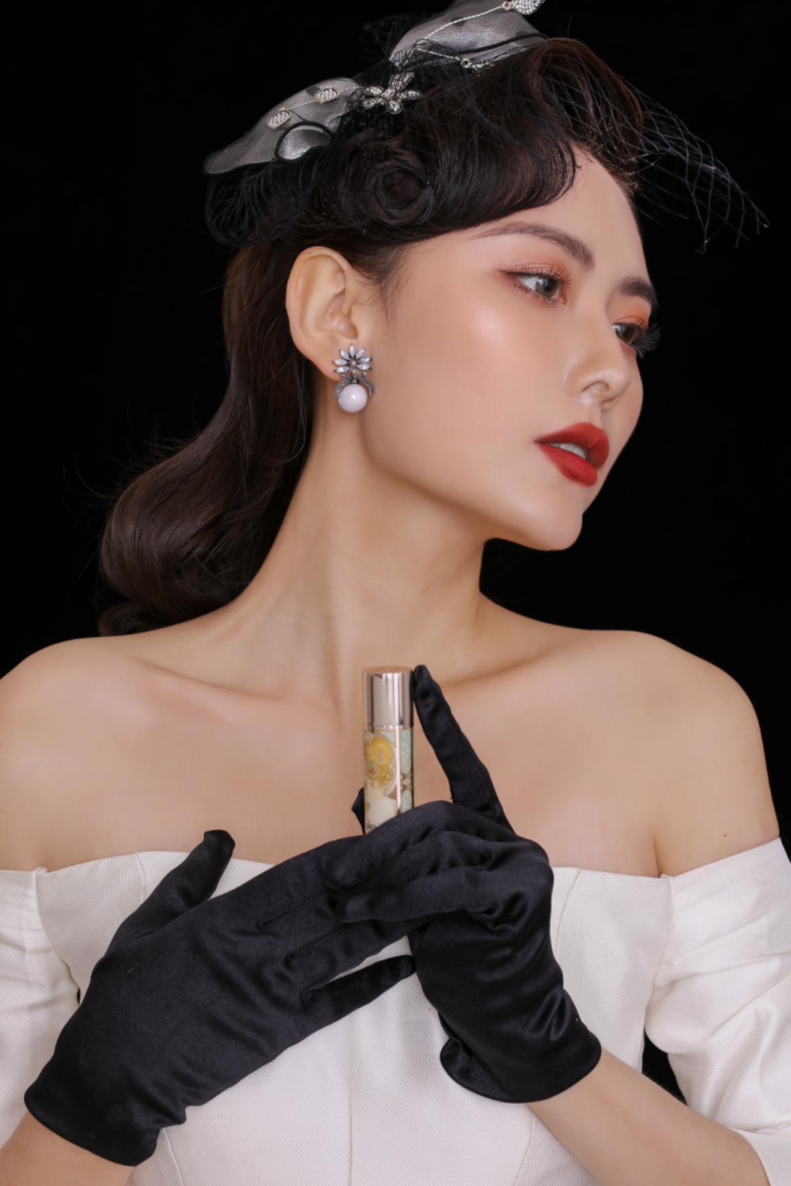 兰瑟化妆品秋季潮色篇你离好气色只差一只兰瑟雾光倾城奶油唇膏