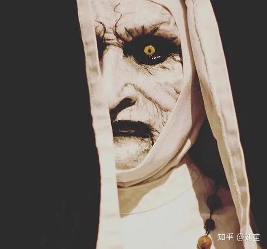 《鬼修女》是由柯林·哈迪执导,泰莎·法米加,邦妮