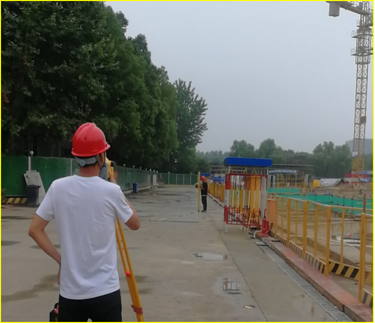 ①水平位移:常采用极坐标法,基准线法,前方交会法,gnss法.