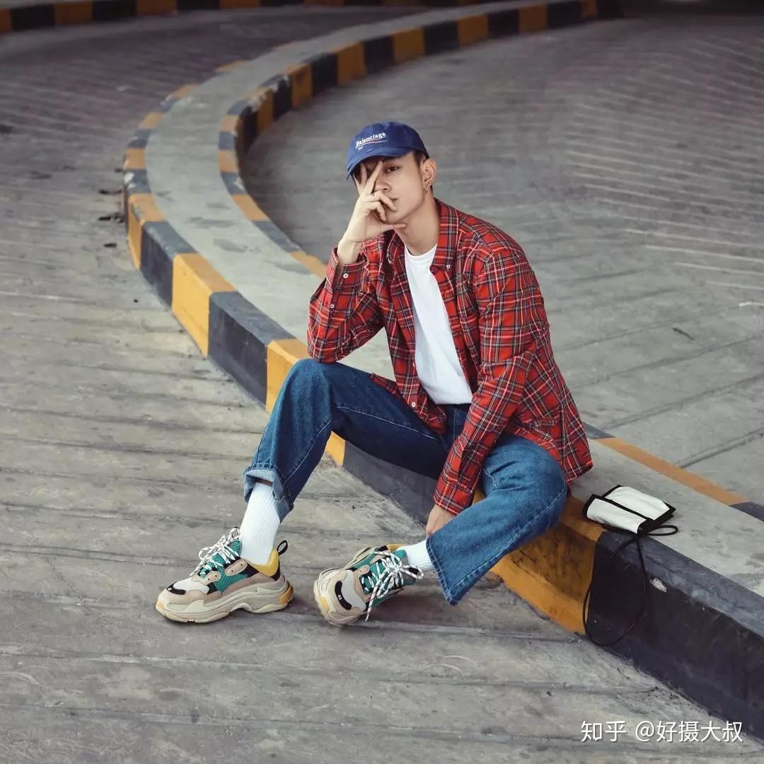 拍照怎么拍好看男生在家 v2-538cb0ff8e110864d46063f7f3a27533_r.jpg