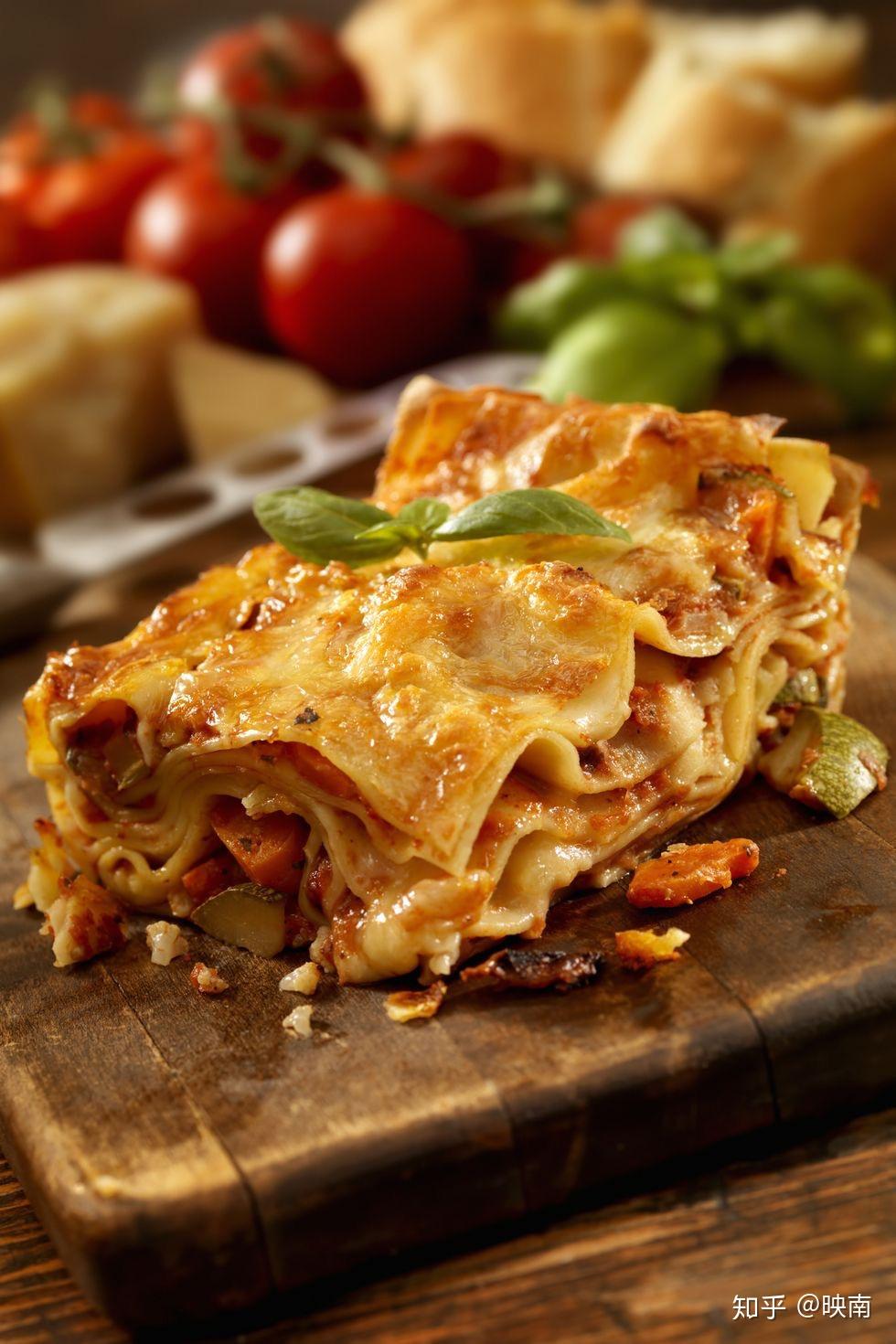 有馅儿的:意大利饺子 ravioli (轻酱,奶油酱),意大利馄饨 tortellini