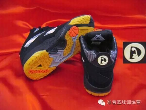 牧绅一的rbk  d-time 篮球鞋款这款鞋子确实和dee brown扣篮大赛
