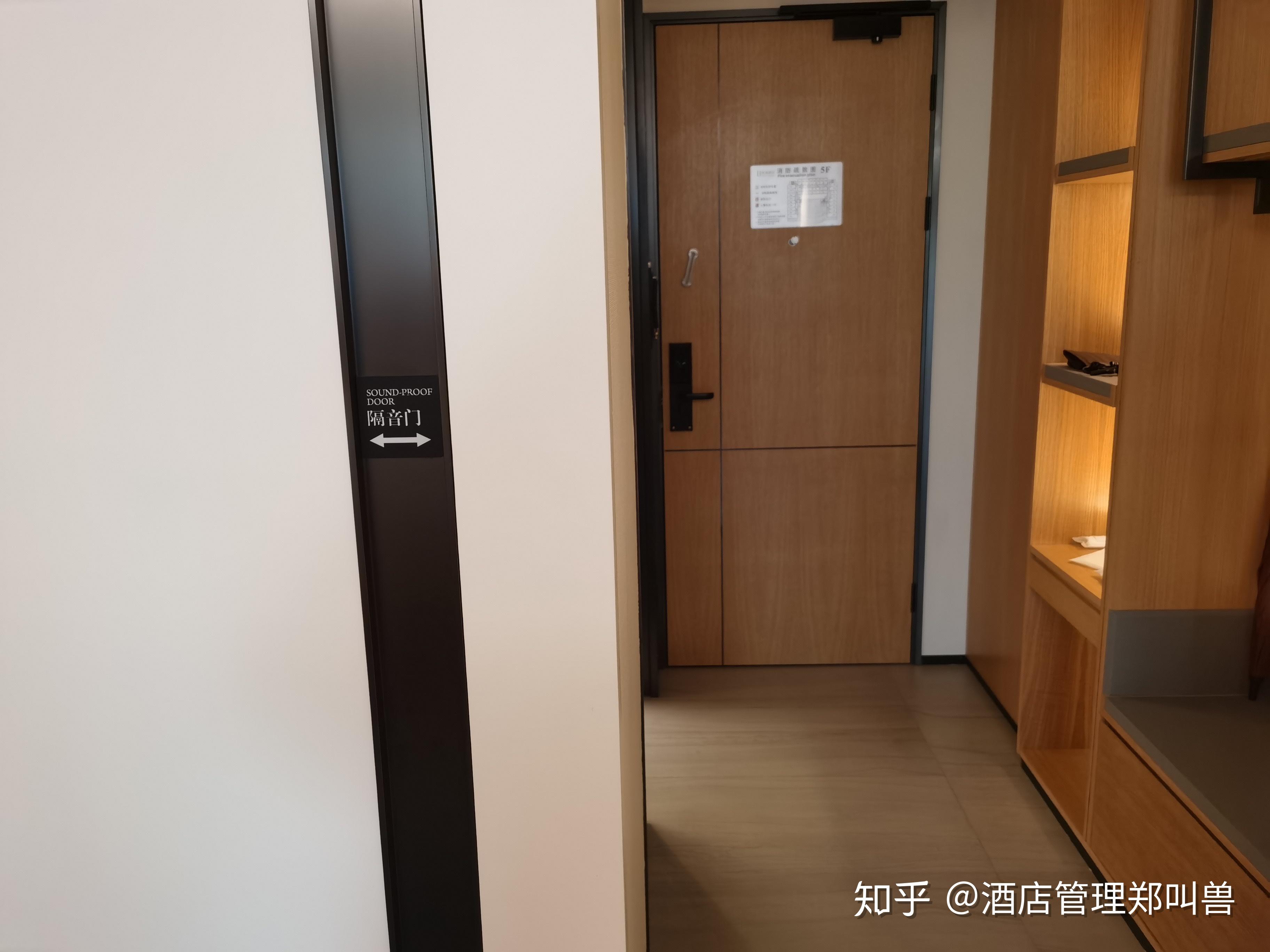 客房房门太薄的引起的隔音问题,除了换门还有其他解决方法么?