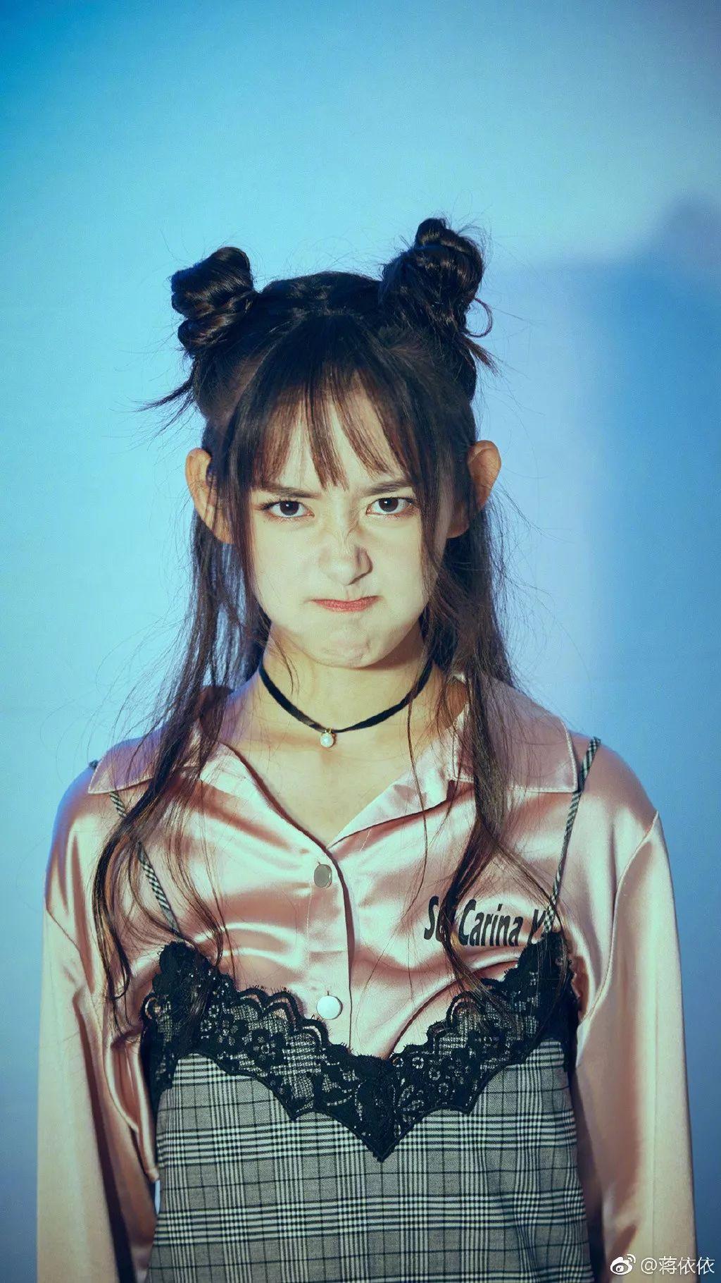 她是倚天和神雕中的小殷离小郭芙,是旋风少女中的霸气小狮子金敏珠