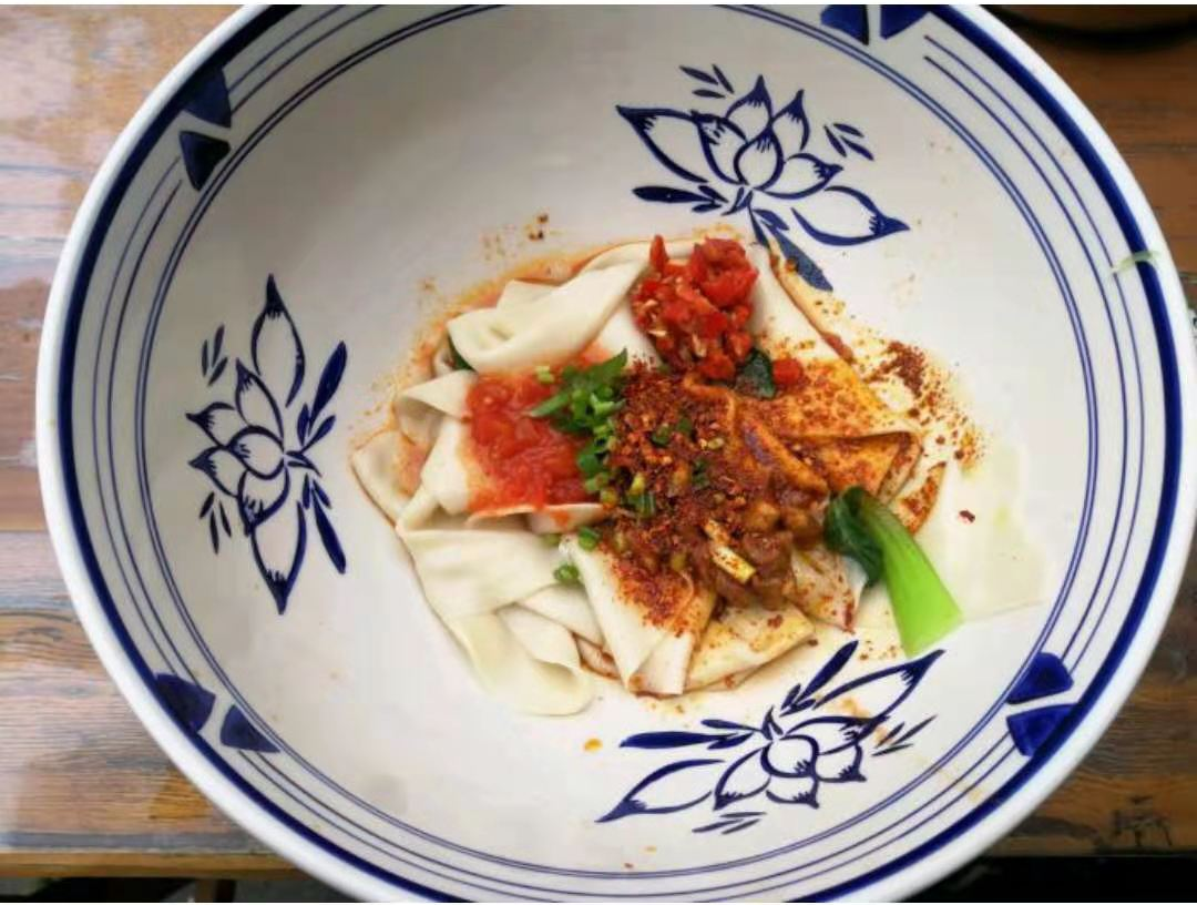 白鹿原景区发文为「一碗面15元四根」致歉,如何看待旅游景点高物价