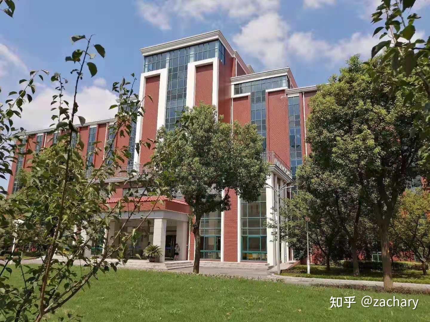 上海杉达学院院校图片