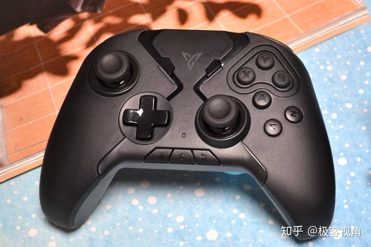 飞智八爪鱼2评测全机27键转盘按键让游戏手柄进入滑动时代