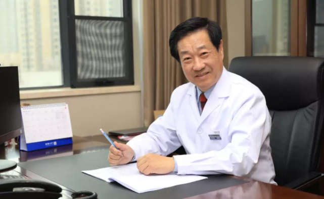 郝燕生眼科教授/主任医师,爱尔眼科陕西省区总院长,西安爱尔眼科医院