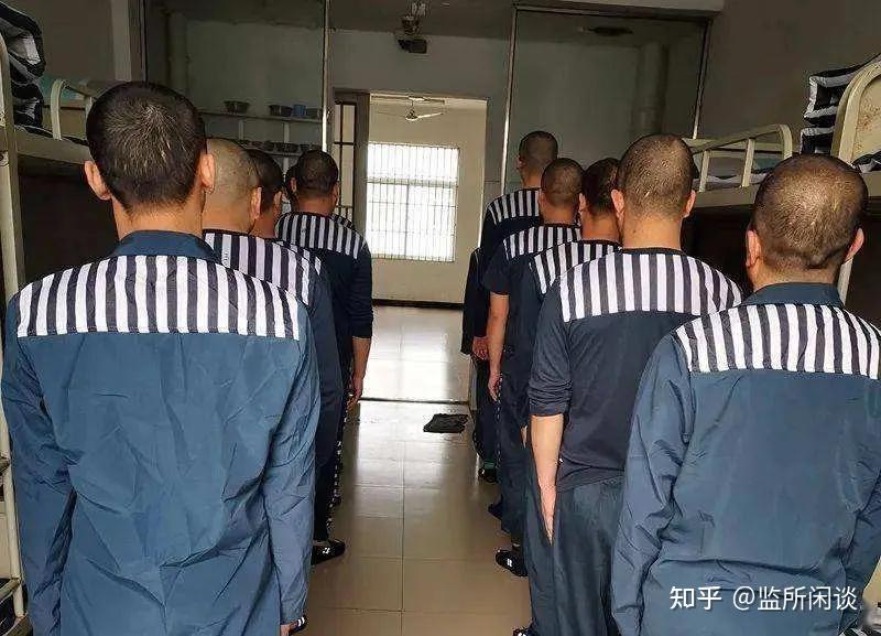 虽然可以自行参与活动,但也要以小组为单位,互监同行,不能脱离包夹