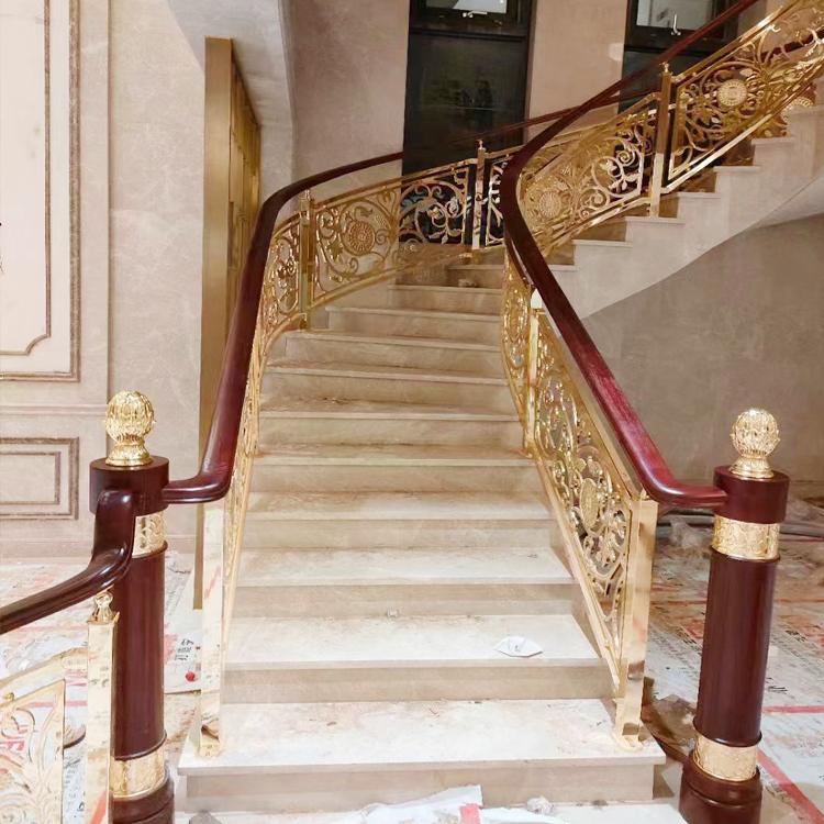 铜艺新中式楼梯护栏家像征着人月两团圆寓意