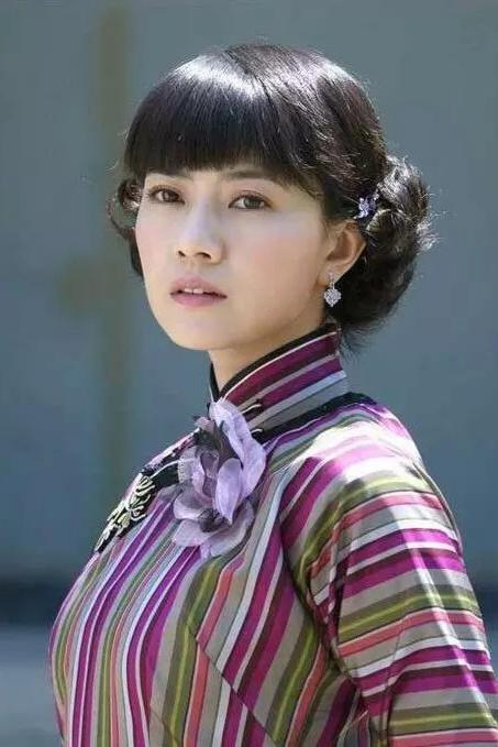 清秀美女高圆圆旗袍穿搭超级可身材高挑很适合