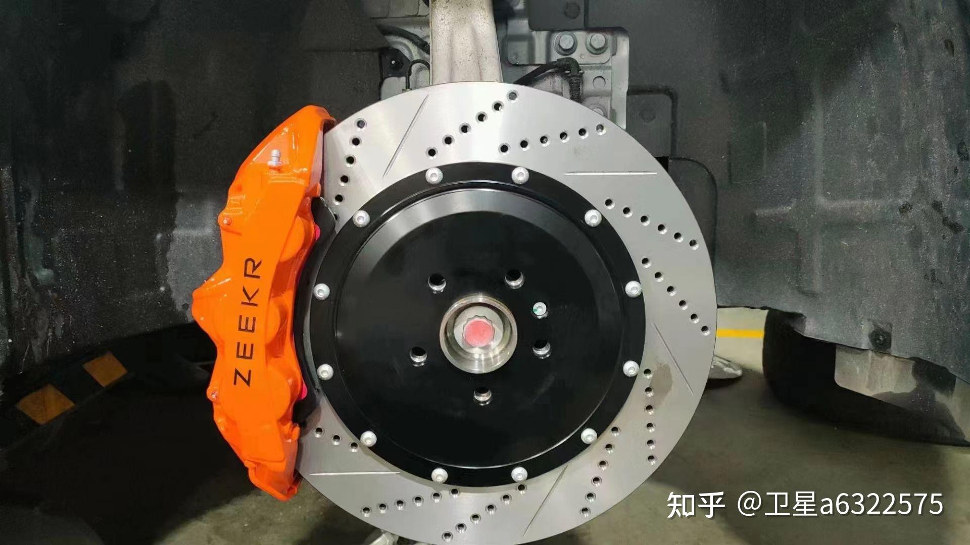 极氪001刹车改装brembo大六刹车卡钳帅气灵敏制动