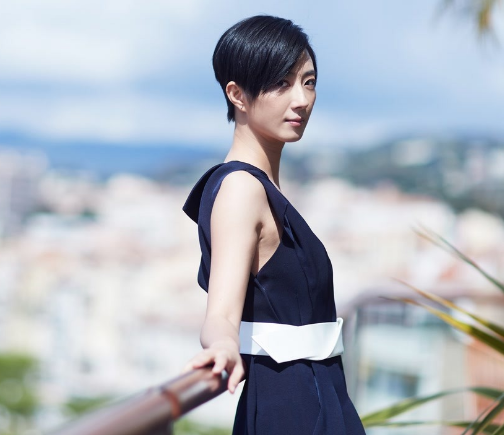 周杰伦捧红的路小雨恋上大17岁导演相恋14年后分手告终