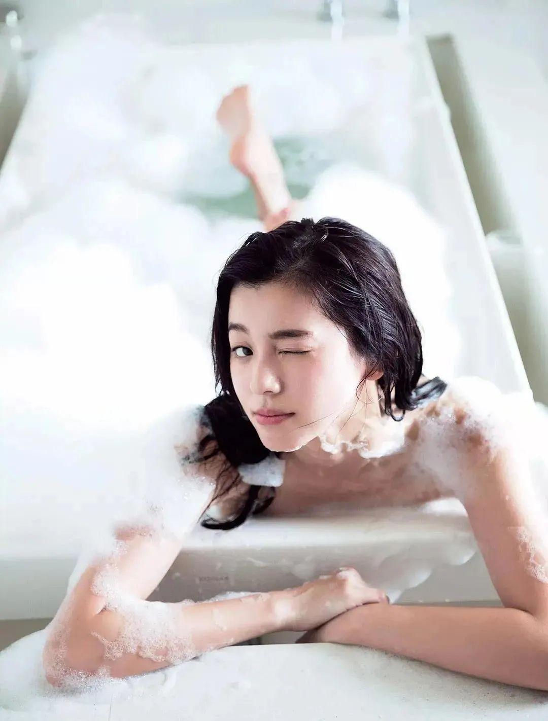 水鸡光的比基尼脏辫儿还好wink直接沦陷