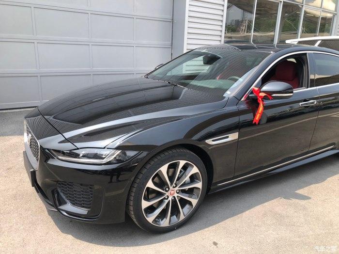 2000选配19轮毂,轮胎还升级mc6是相当的划算.