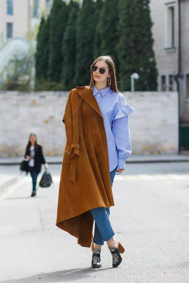 焦糖色大衣配什么颜色内搭好看