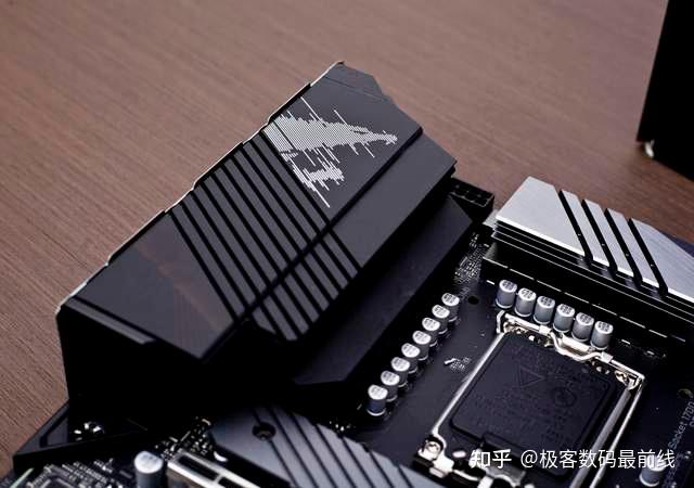 ✧完全限定✧極レア✧3mm✧5A級✧AB✧オーロラ加工✧チャトン詰め合わせ✧ 完美释放DDR5性能，技嘉小雕B760M AORUS ELITE内存超频黑科技有多强