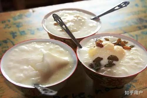 酸奶加什么更好吃 v2-557c0db07d2cd91cba3ed3ce22f380cc_r.jpg
