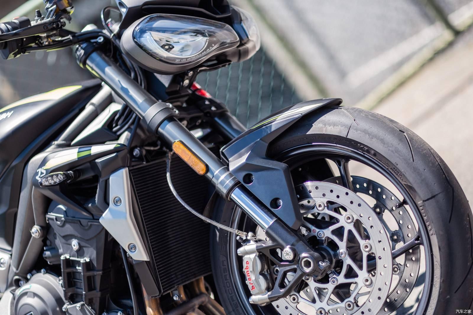 操控细腻动力热血随时战斗凯旋streettriple765rs