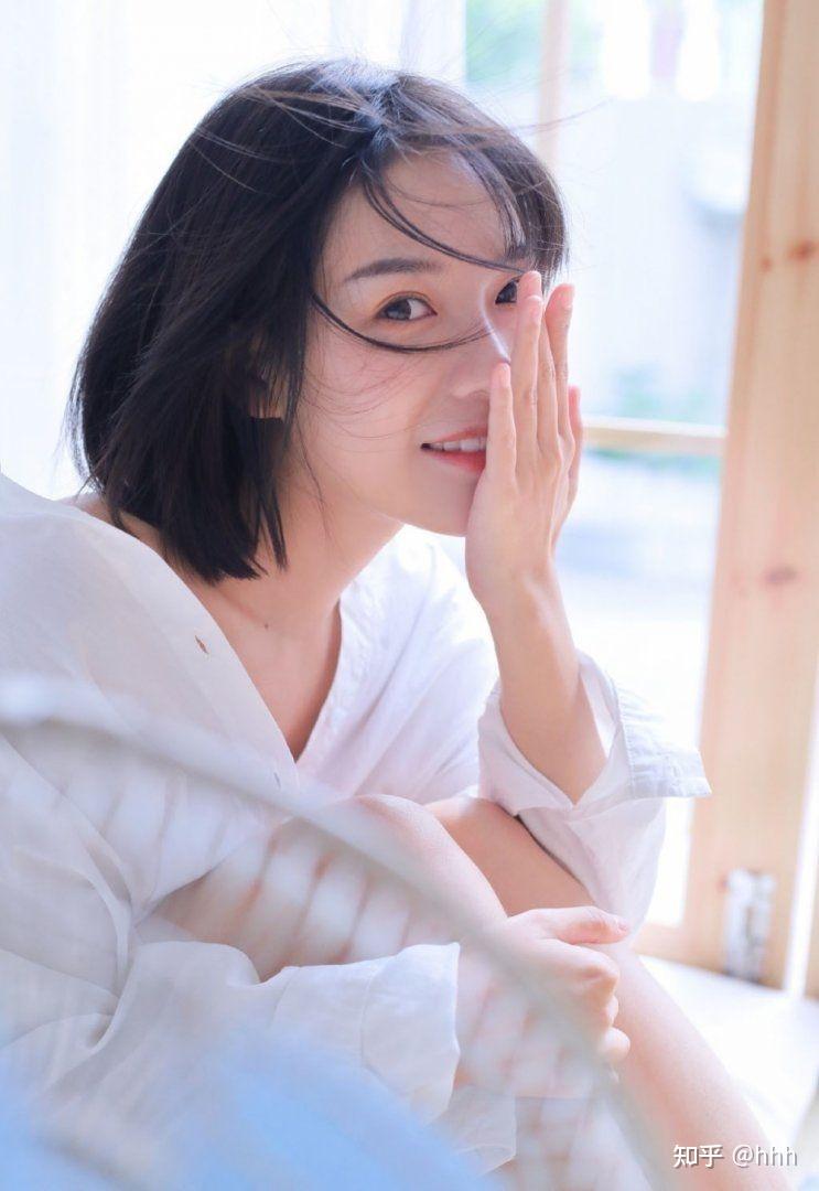 壁纸丨又纯又欲美女写真:敷彩盘桓如有待,月照楚山湘水流 - 知乎