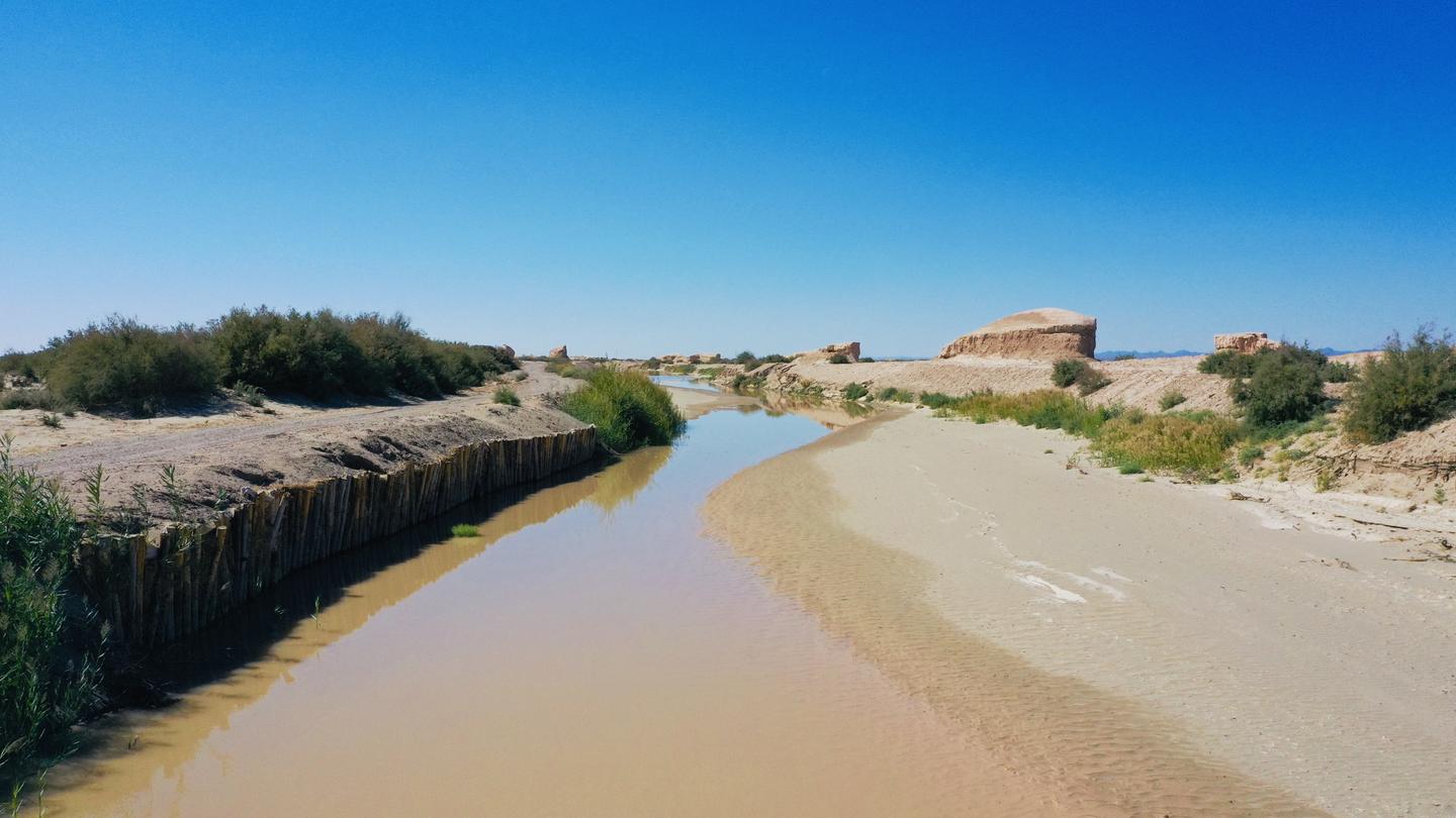 中国最长的倒流河疏勒河