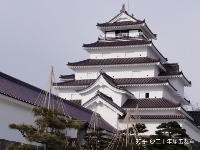 芦名家的居城黑川城,日后又名若松城,鹤城:盆地を中心に稲作が盛んで