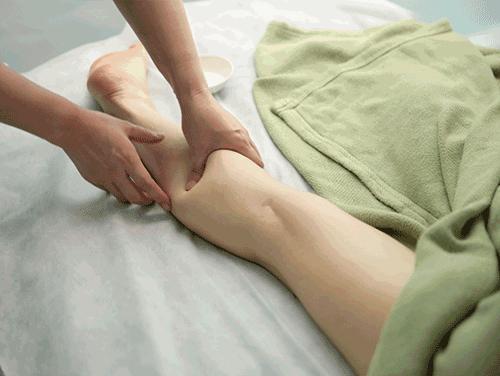 徐州中医名松堂腿抽筋了可能不是缺钙而是阴血虚用这三个方法