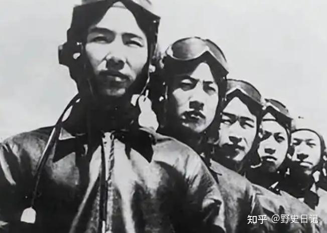 志愿军飞行员返航时无意间瞥一眼下方，脊背发凉：竟有几十架敌机 - 知乎