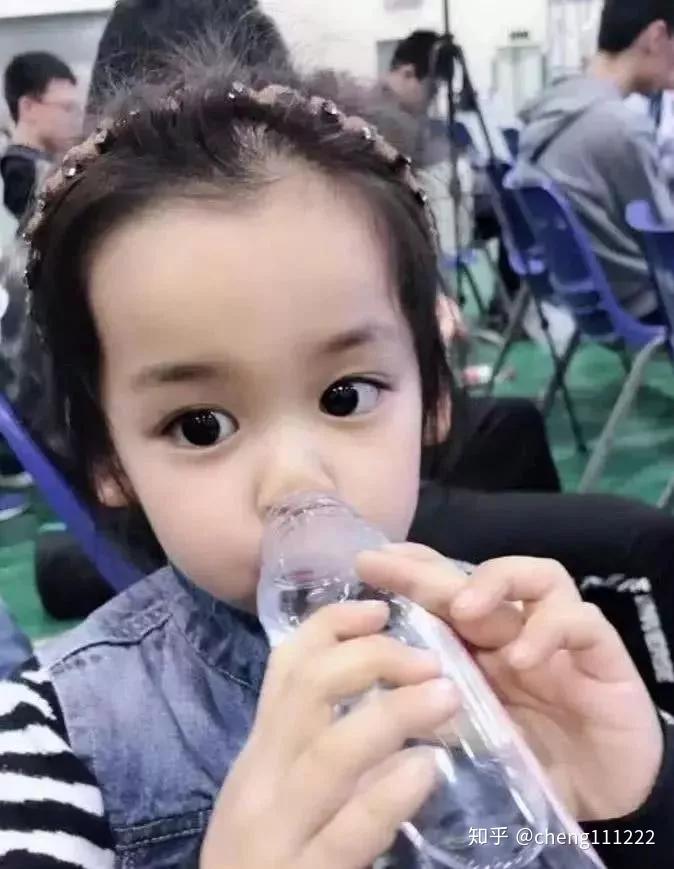 暴雨后小男孩暖爆朋友圈:孩子如此善良,你没权利伤害他!(二)