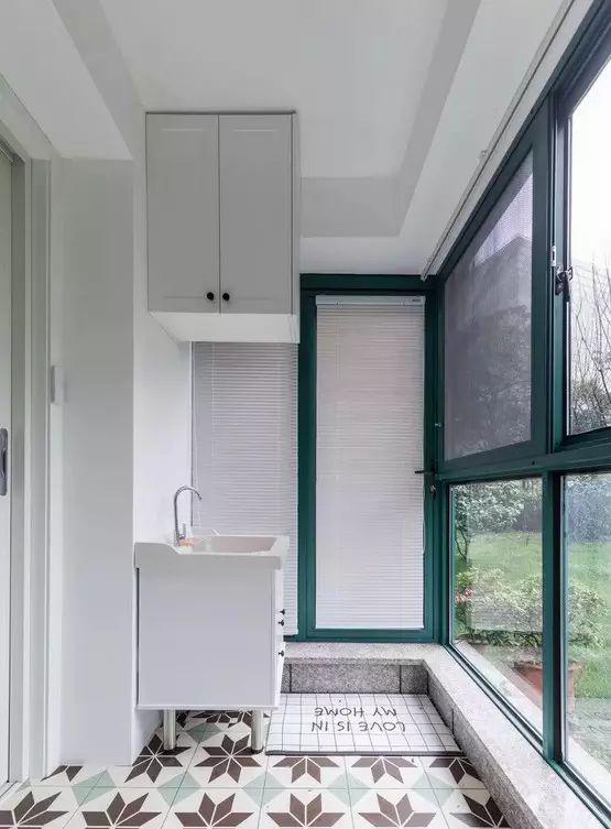 阳台有百用怎么贴砖更好看呢