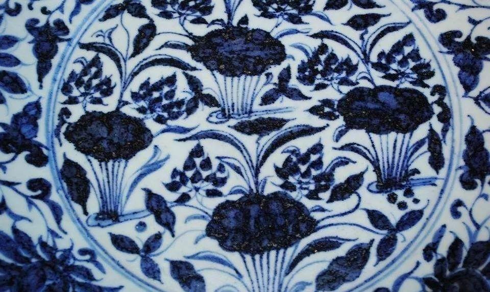 元青花独特纹样与画法特征