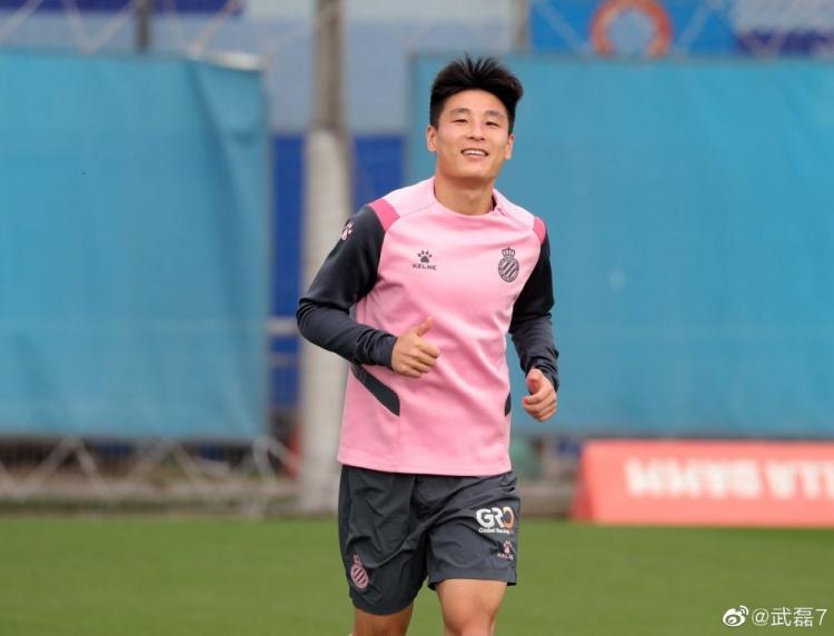 回到西班牙人训练武磊更新微博持续奔跑