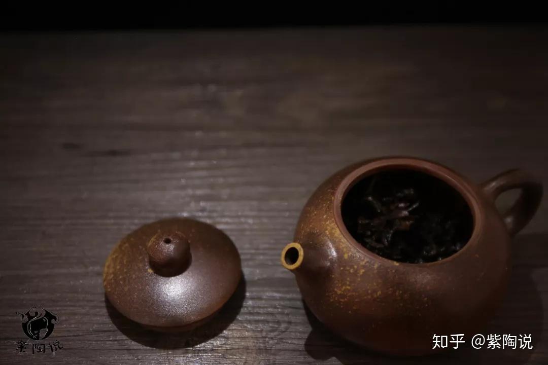 這樣開壺方法可以讓柴燒茶壺的泥土味及火氣都去掉,也是對柴燒壺的第