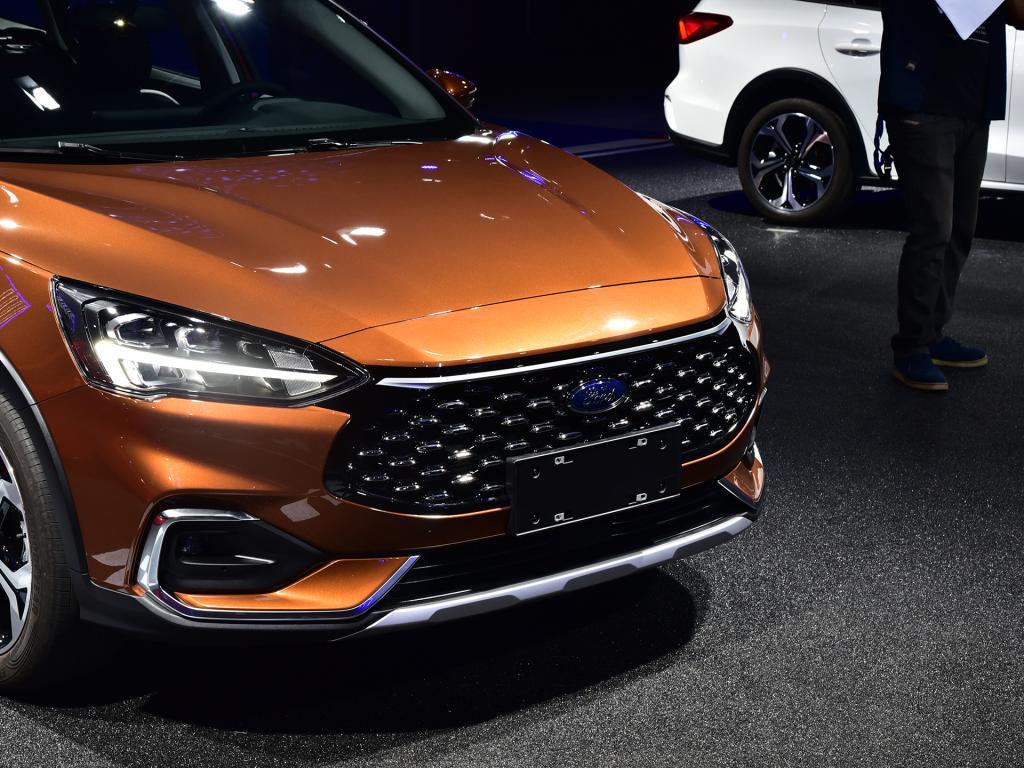 仅1538万紧凑运动新瓦罐福特福克斯猎装版广州车展上市