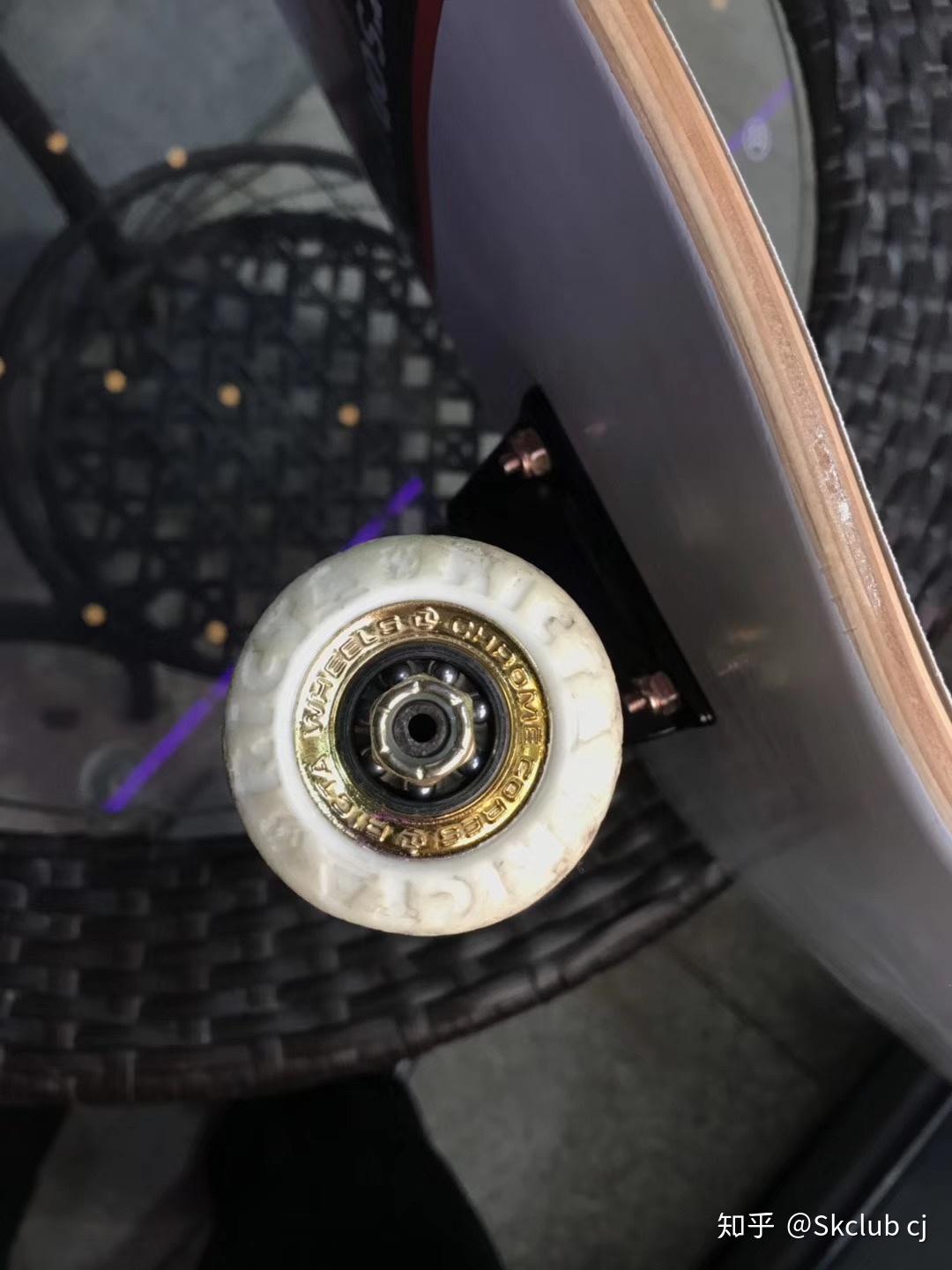 ricta轮子和bones的轴承很多人觉得轴承很重要,毕竟滑动这个动作靠的