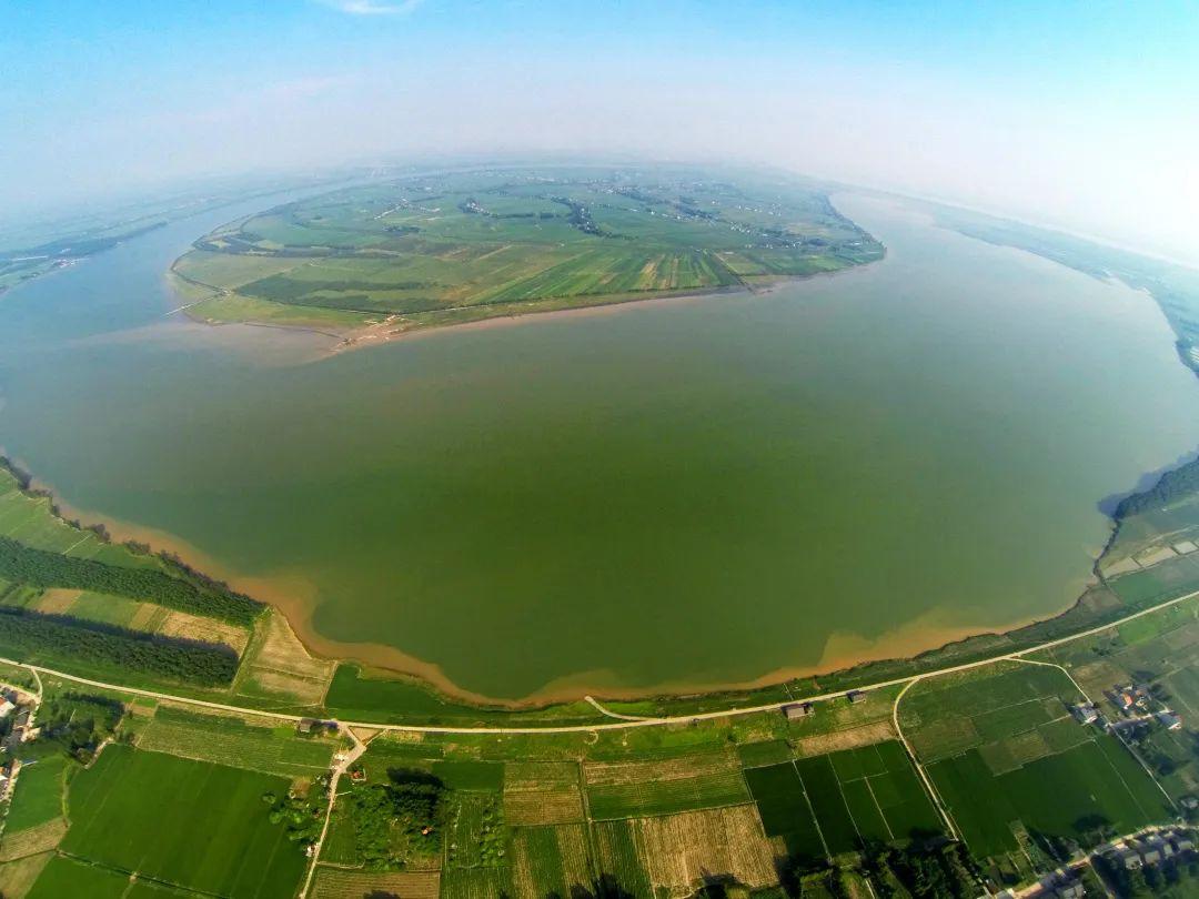 荆有云梦,豚跃鹿鸣