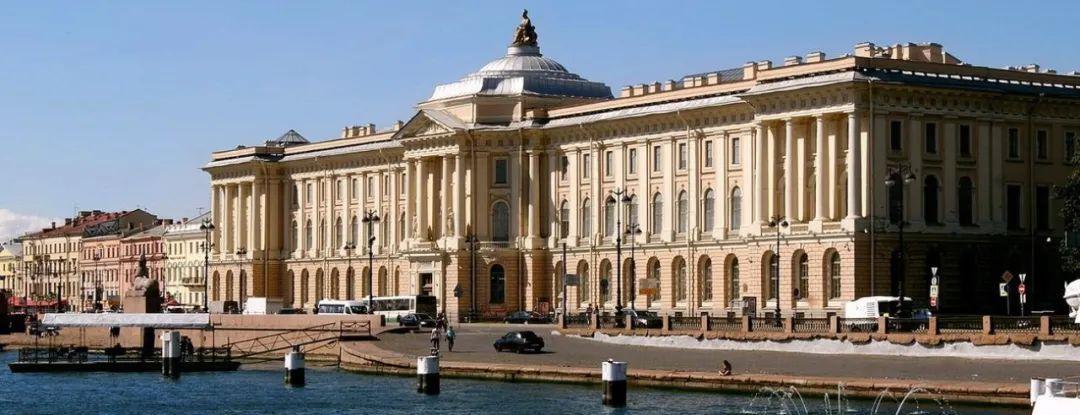 是教育部认证的国外正规院校,是俄罗斯美术教育的最高学府,培养出了