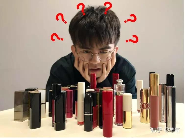 最近亚清不知道是什么毛病,经常撅着嘴照镜子.