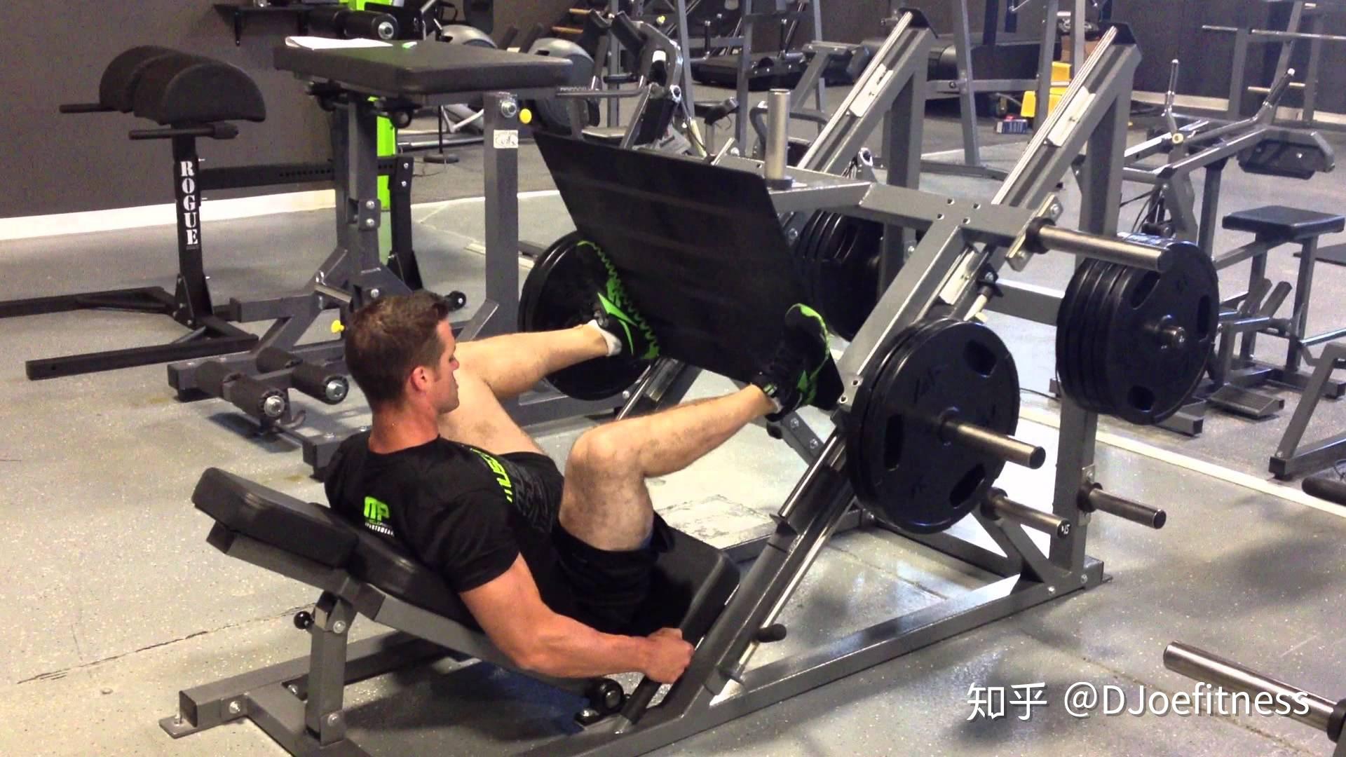 一台腿举机全面训练你的腿如何正确的使用这就告诉你