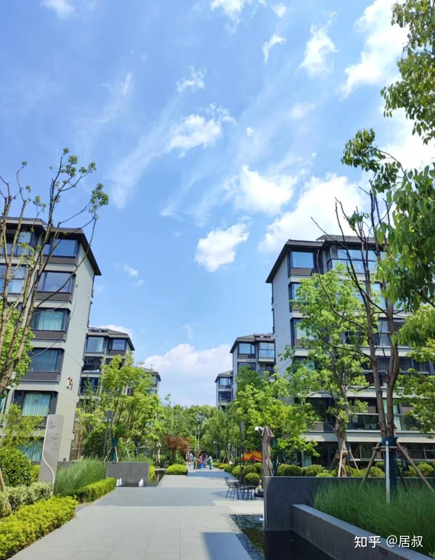 2026年刚需买房，记住这7个字：“买低、买旧、不买四”！ - 知乎