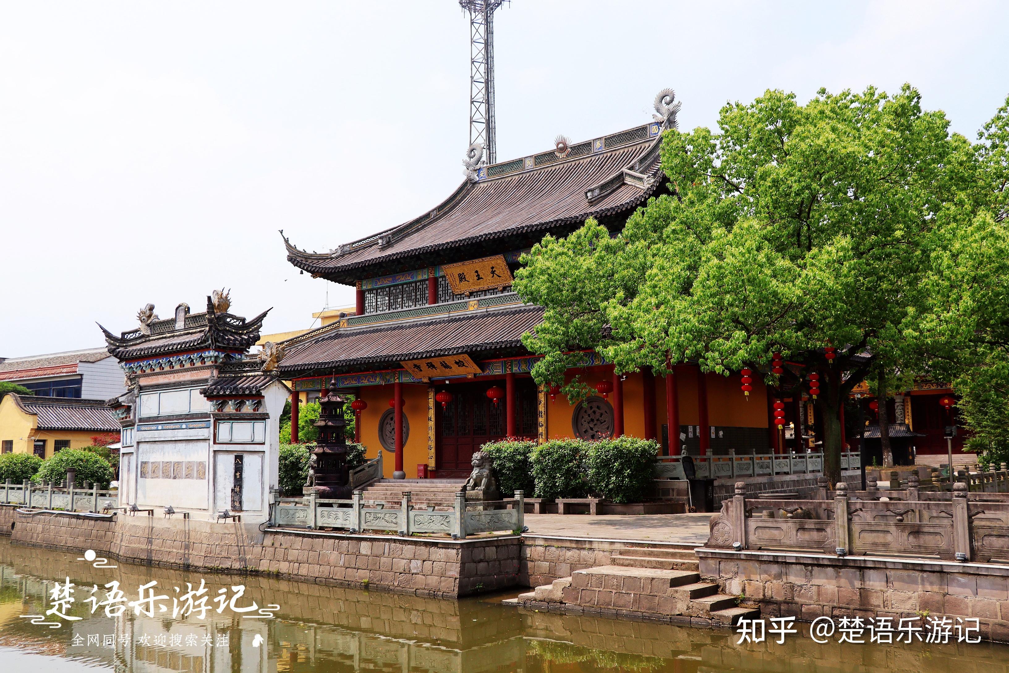 榠樝桥和继濂桥之间,蛟川河的北岸有一座蛟龙禅寺.