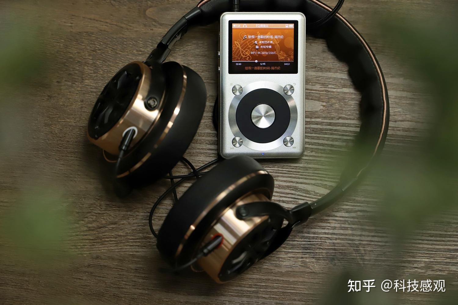 周董唐人街探案ip聆听更真实的1more三单元头戴式耳机